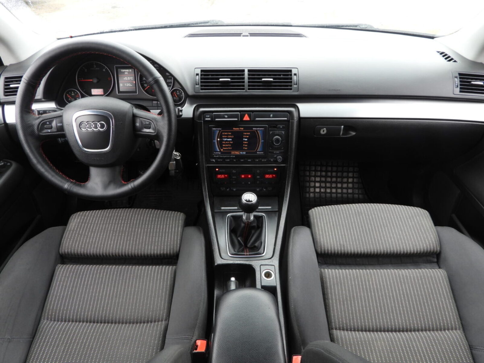 AUDI A4 S-line