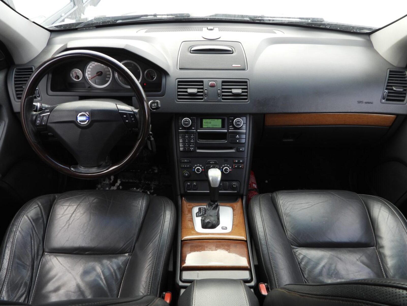 VOLVO XC90