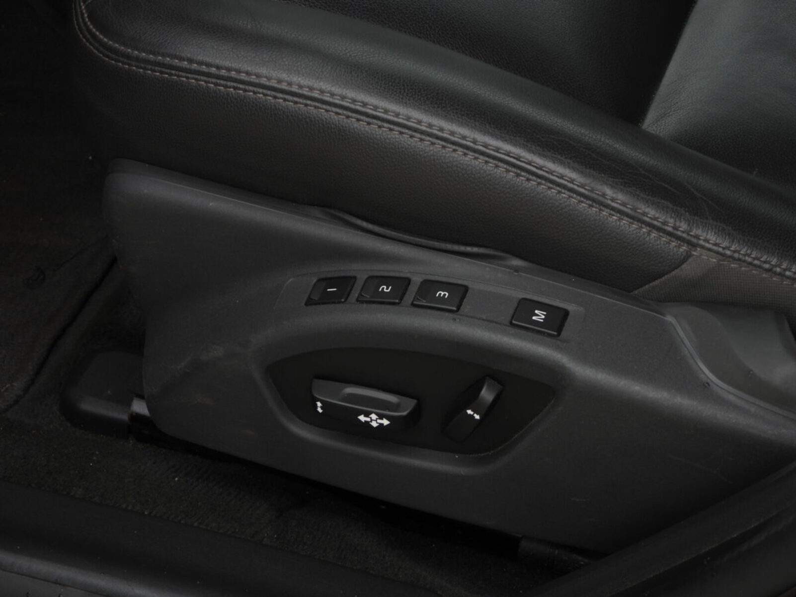 VOLVO V60 PLUG IN HYBRID