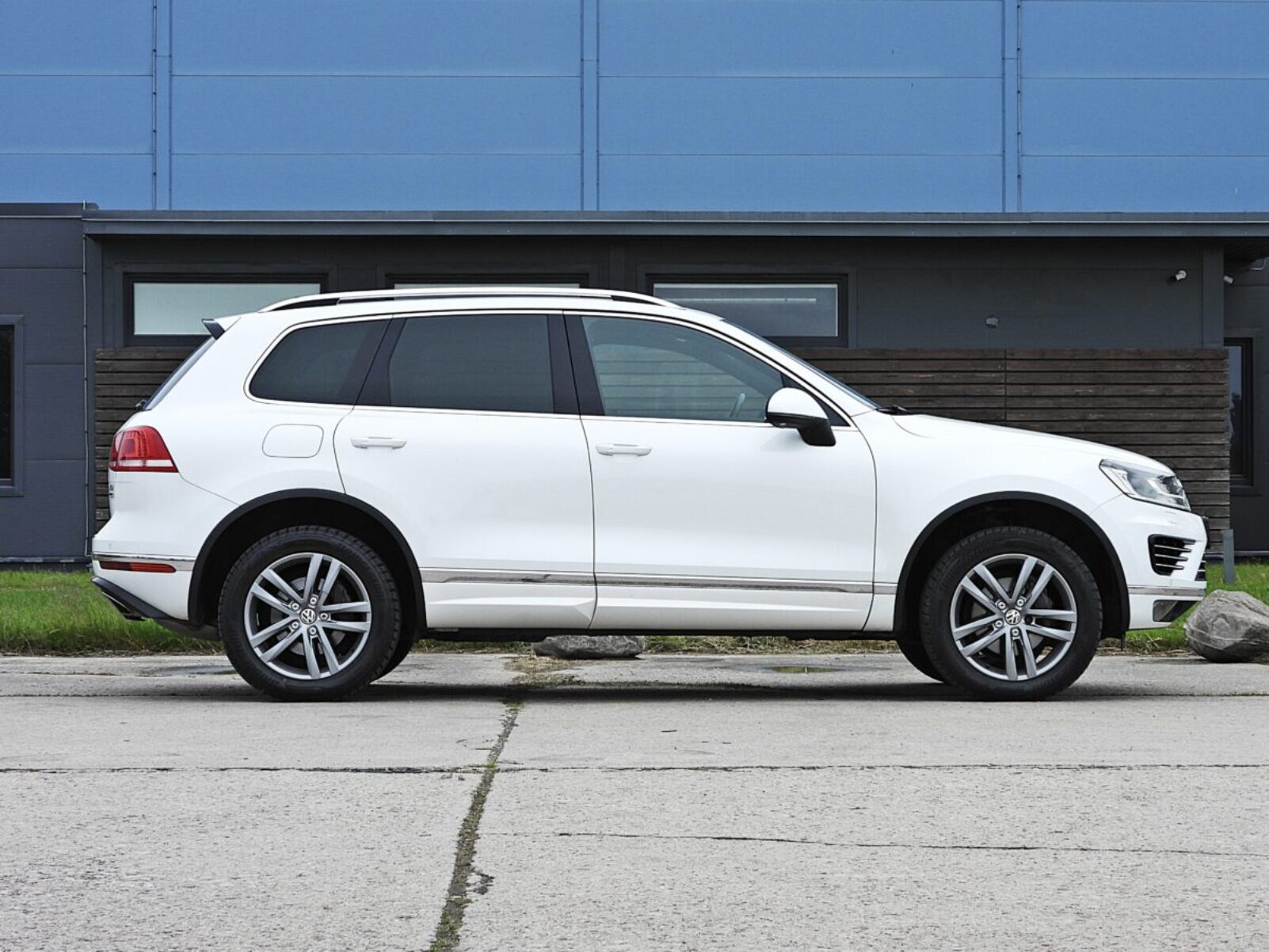 VW TOUAREG R-LINE