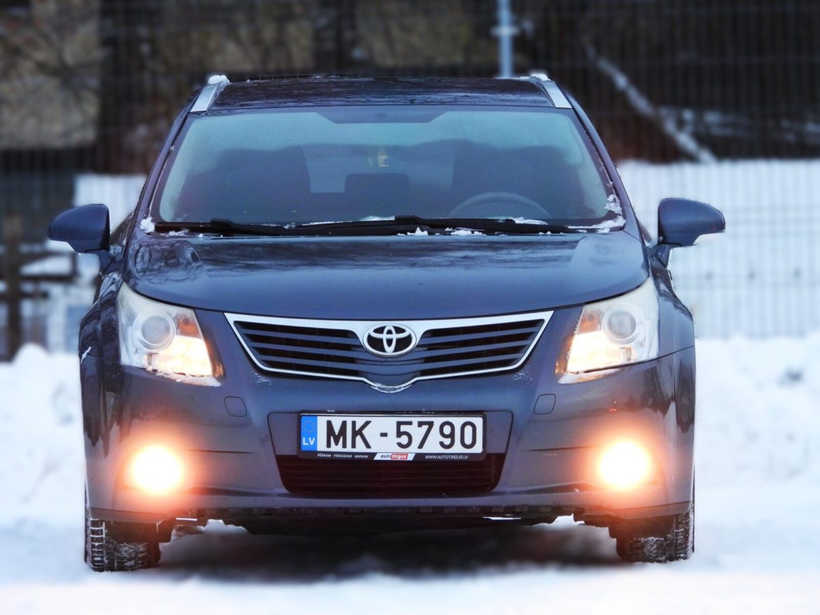 TOYOTA AVENSIS