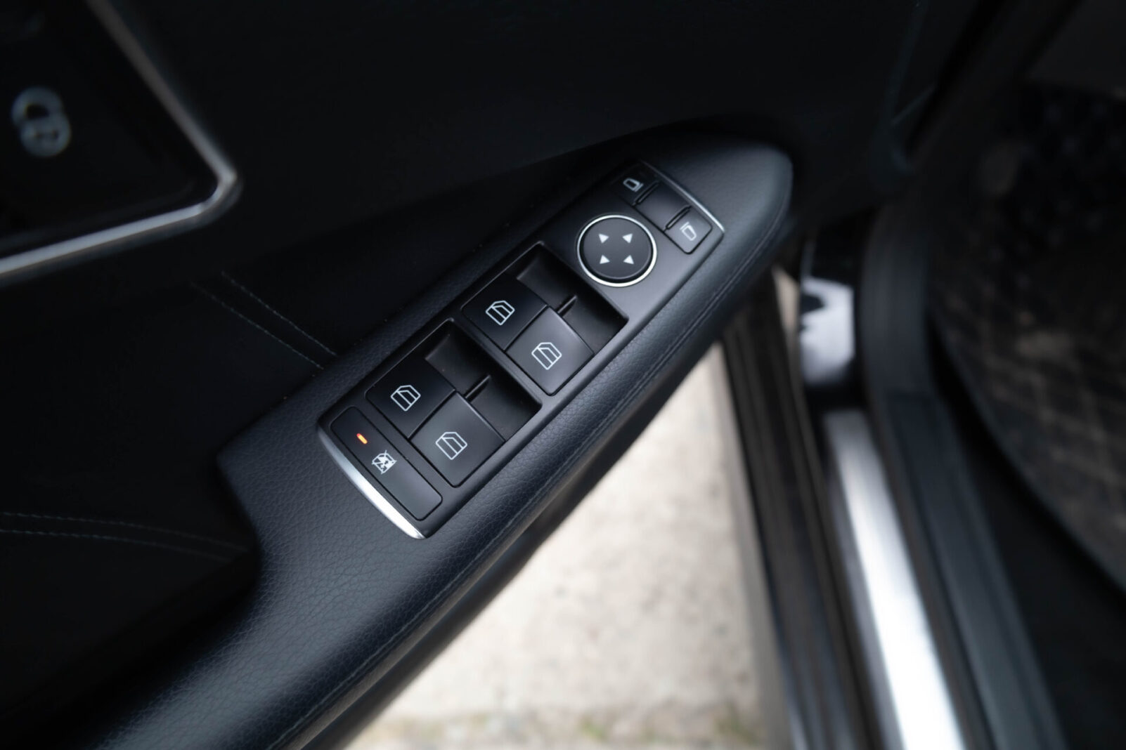 MERCEDES BENZ E200 CDI