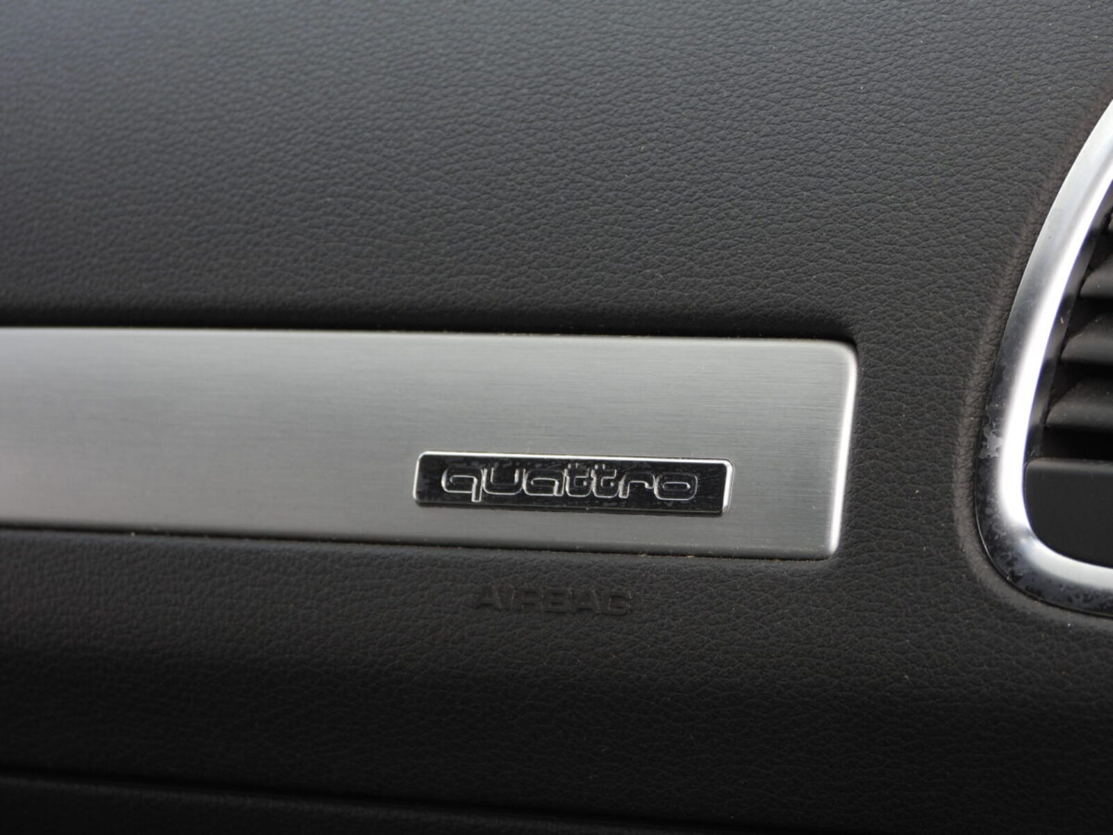AUDI Q7 S-LINE