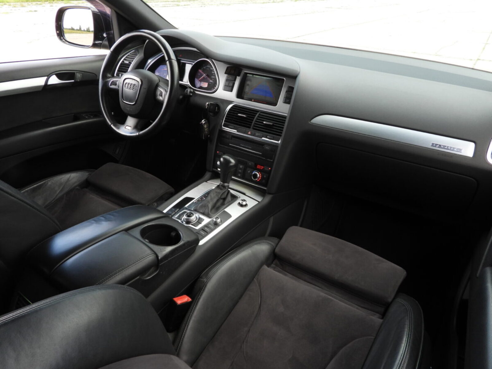 AUDI Q7 S-LINE