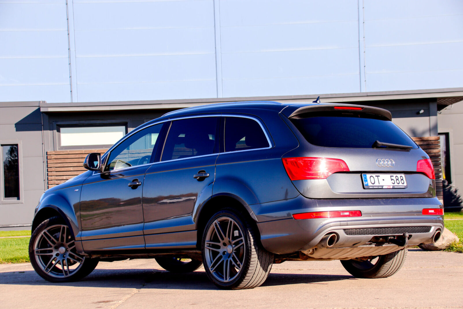 AUDI Q7