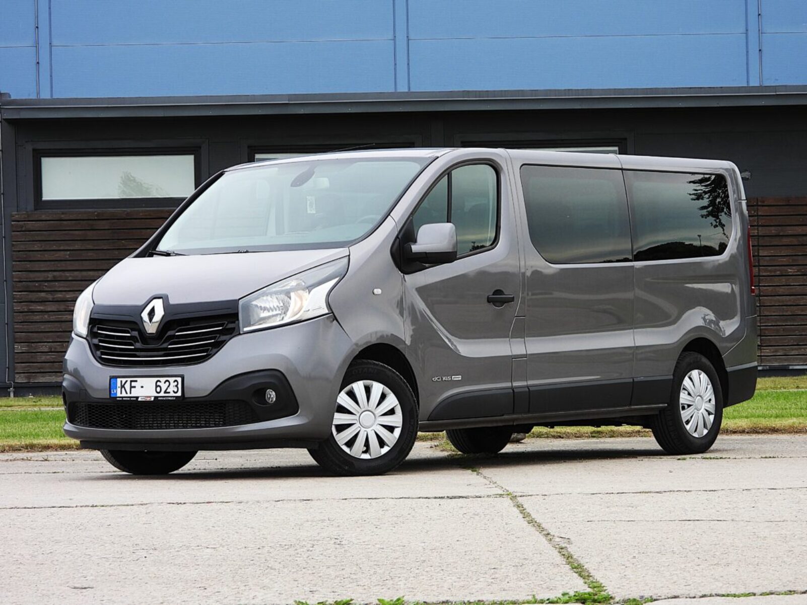 RENAULT TRAFIC