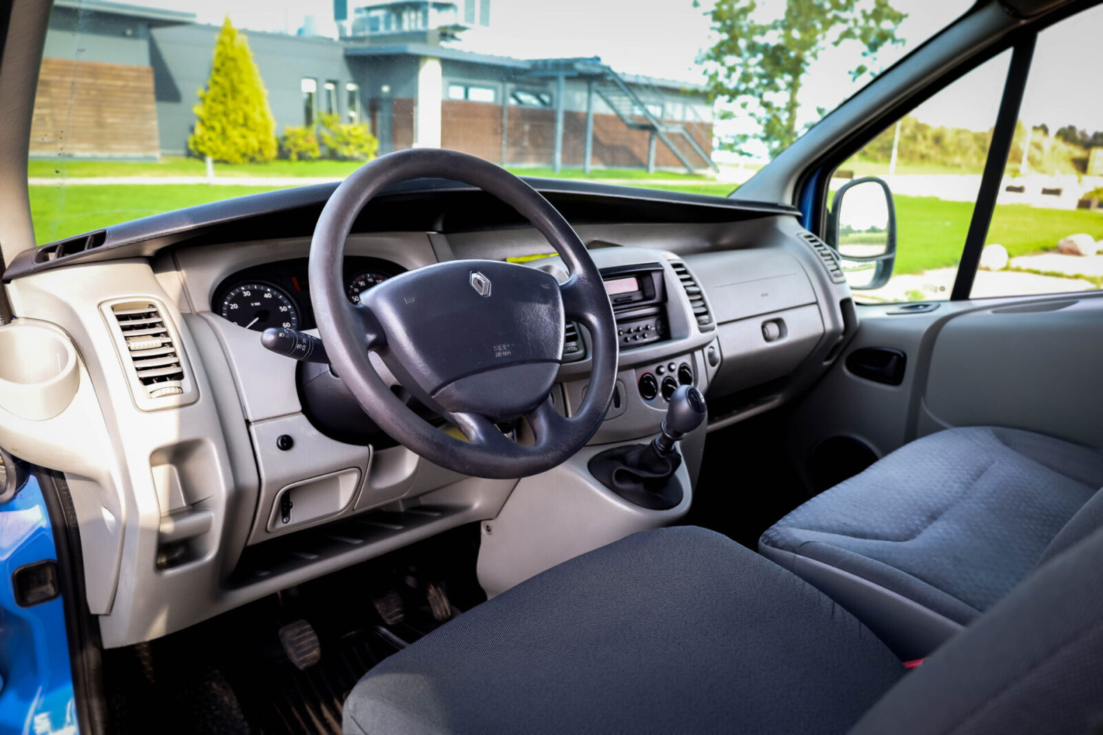 RENAULT TRAFIC