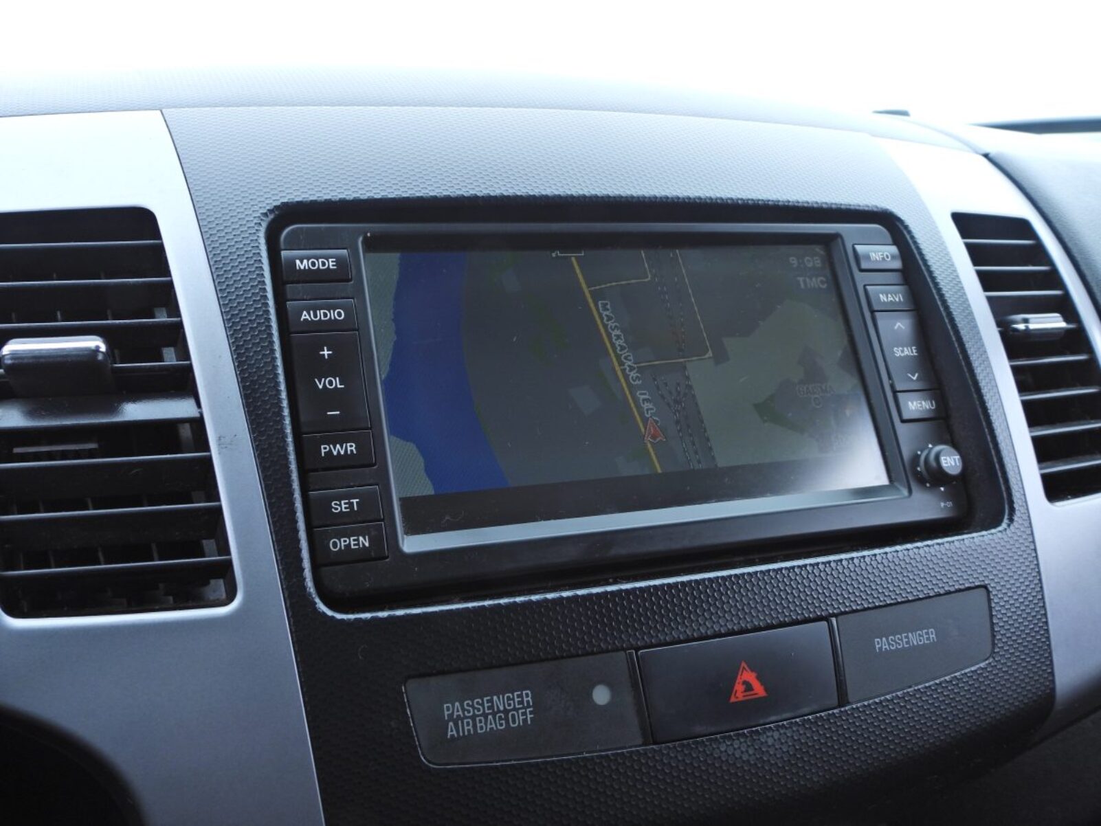 PEUGEOT 4007