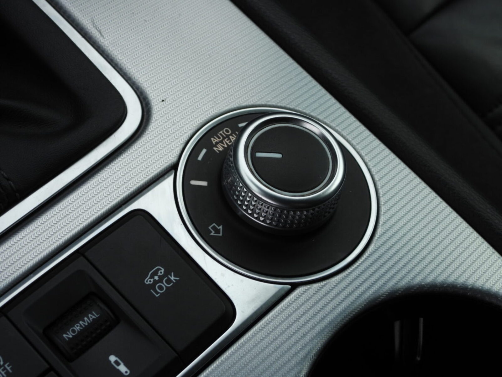VW TOUAREG R-LINE