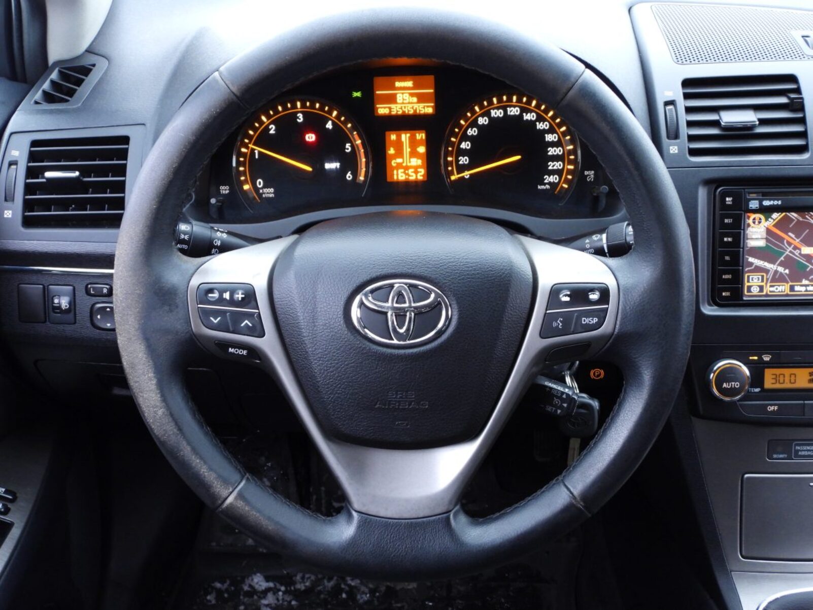 TOYOTA AVENSIS