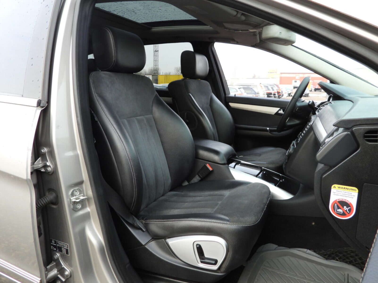 MERCEDES BENZ R320