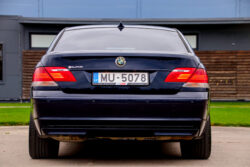 BMW 730