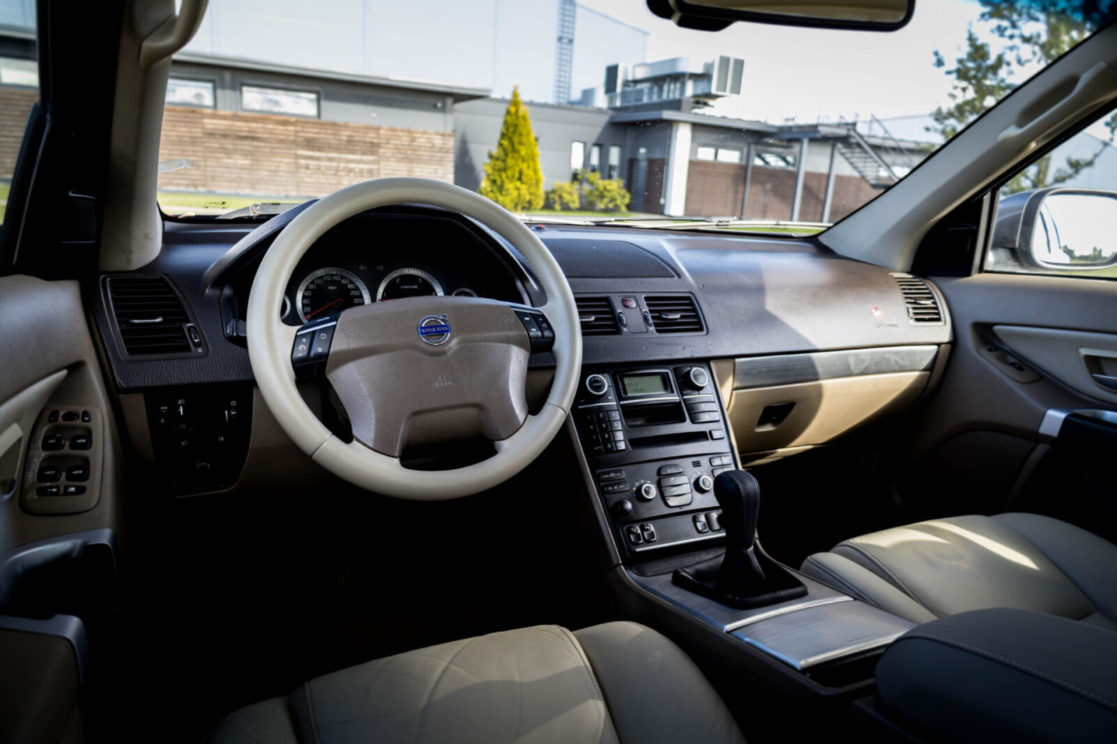 VOLVO XC90