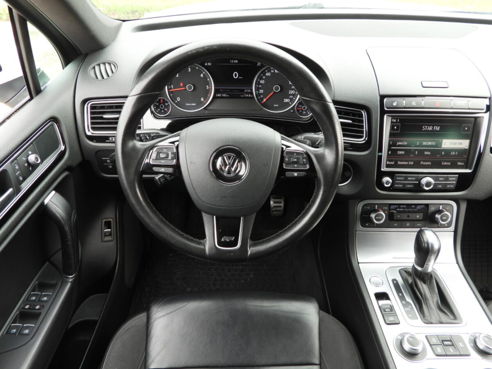 VW TOUAREG R-LINE