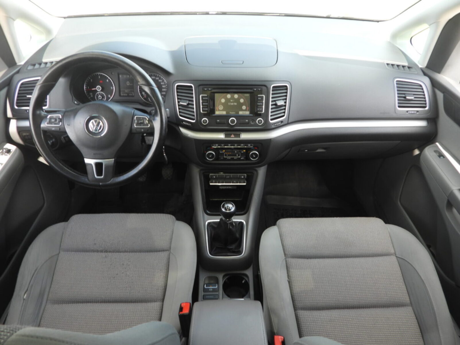 VW SHARAN