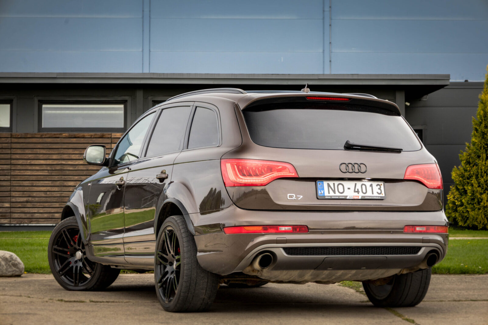 AUDI Q7 S-line