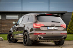 AUDI Q7 S-line