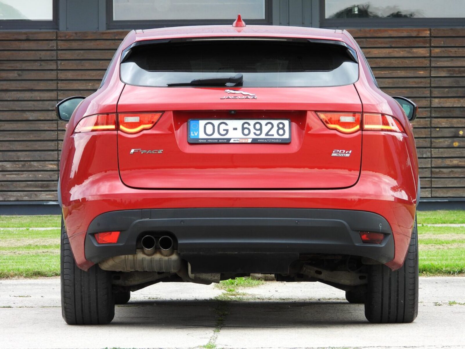 JAGUAR F-PACE