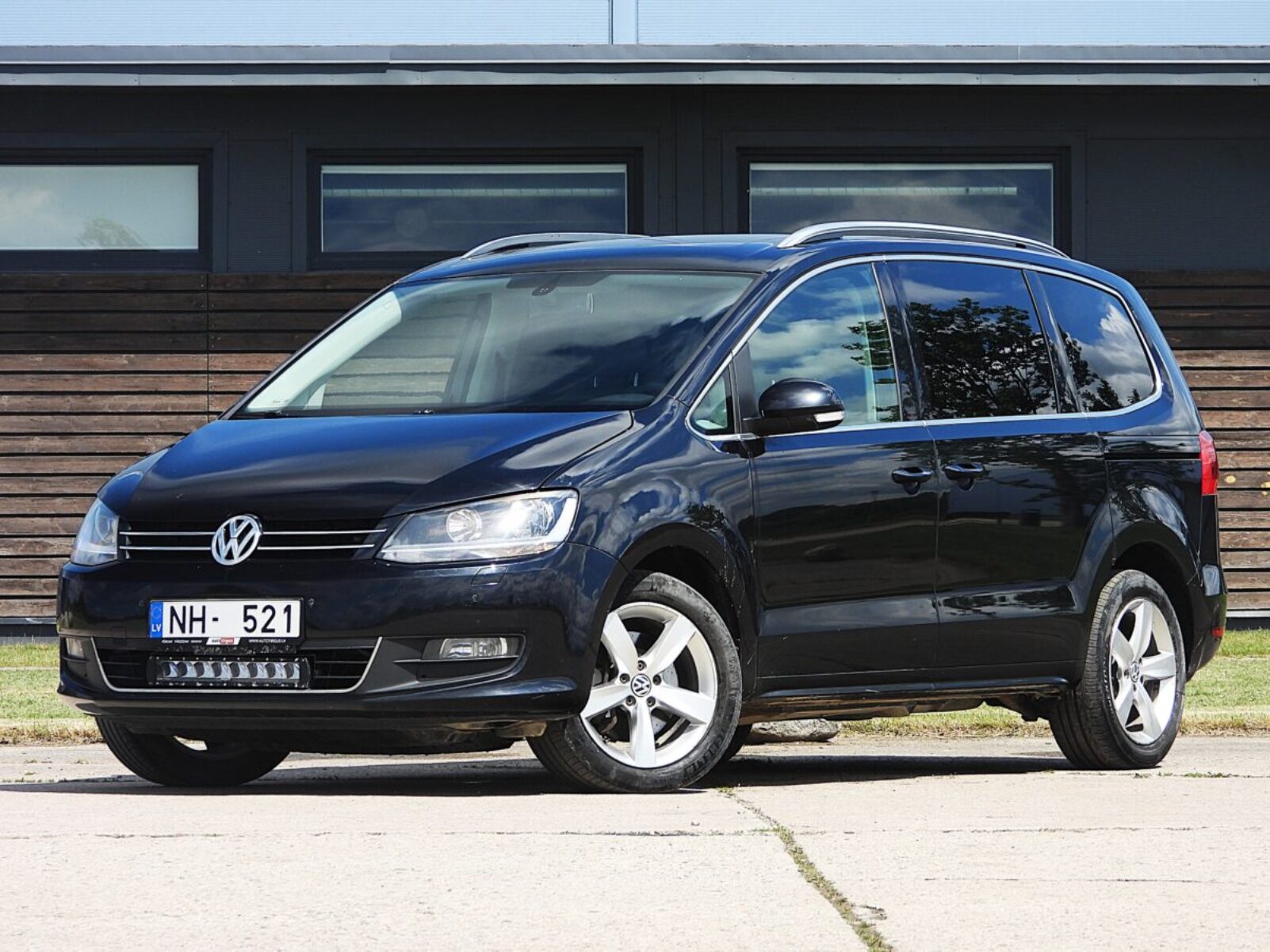 VW SHARAN