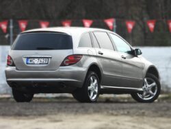 MERCEDES BENZ R320