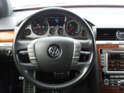 VW PHAEON