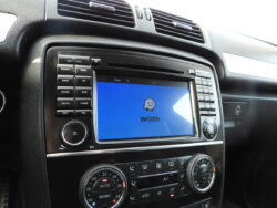 MERCEDES BENZ R320