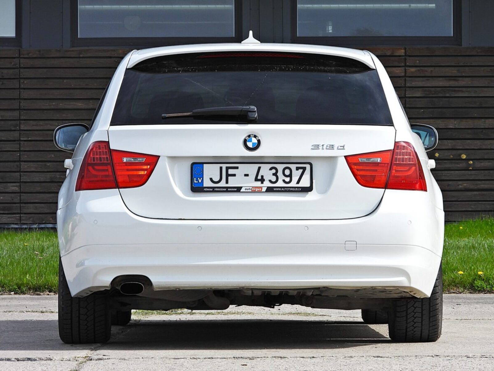 BMW 318 FACE-LIFT