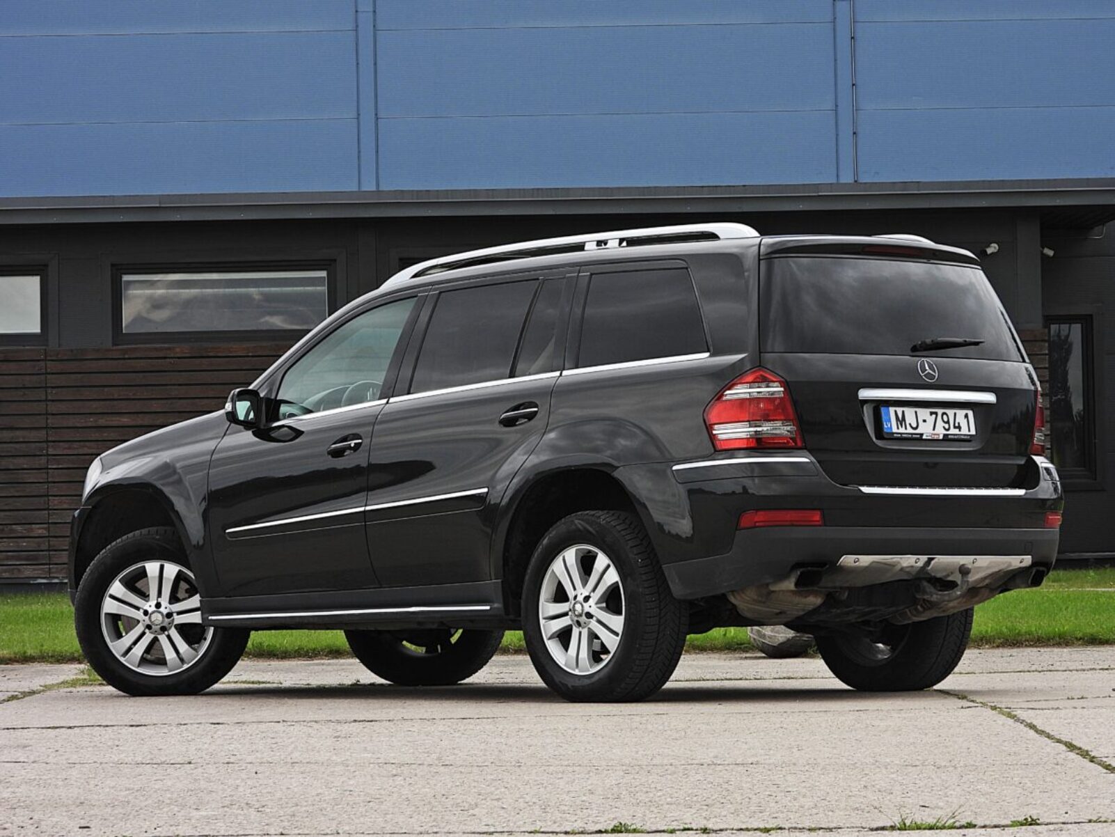 MERCEDES BENZ GL320