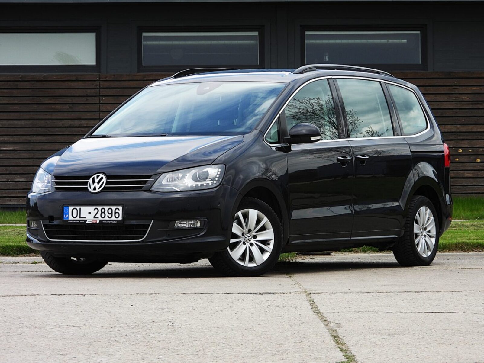 VW SHARAN