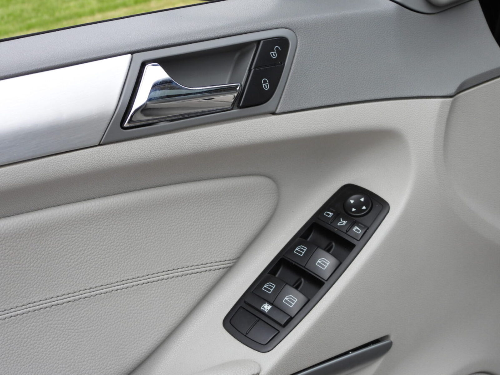 MERCEDES BENZ ML320