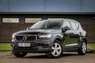 VOLVO XC40