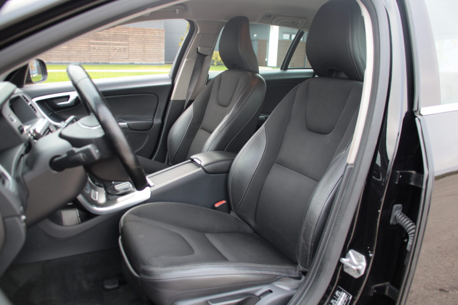 VOLVO V60 TWIN ENGINE