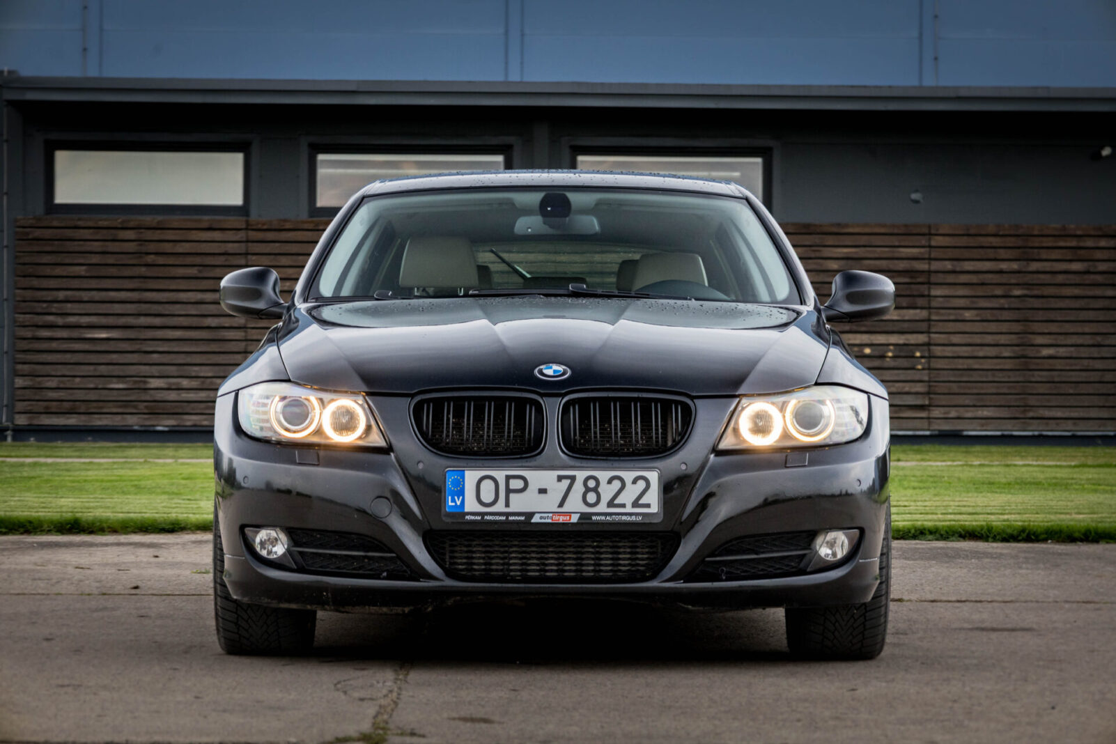 BMW 330