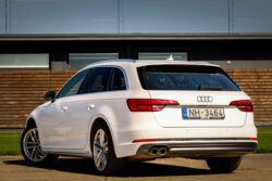 AUDI A4 AVANT