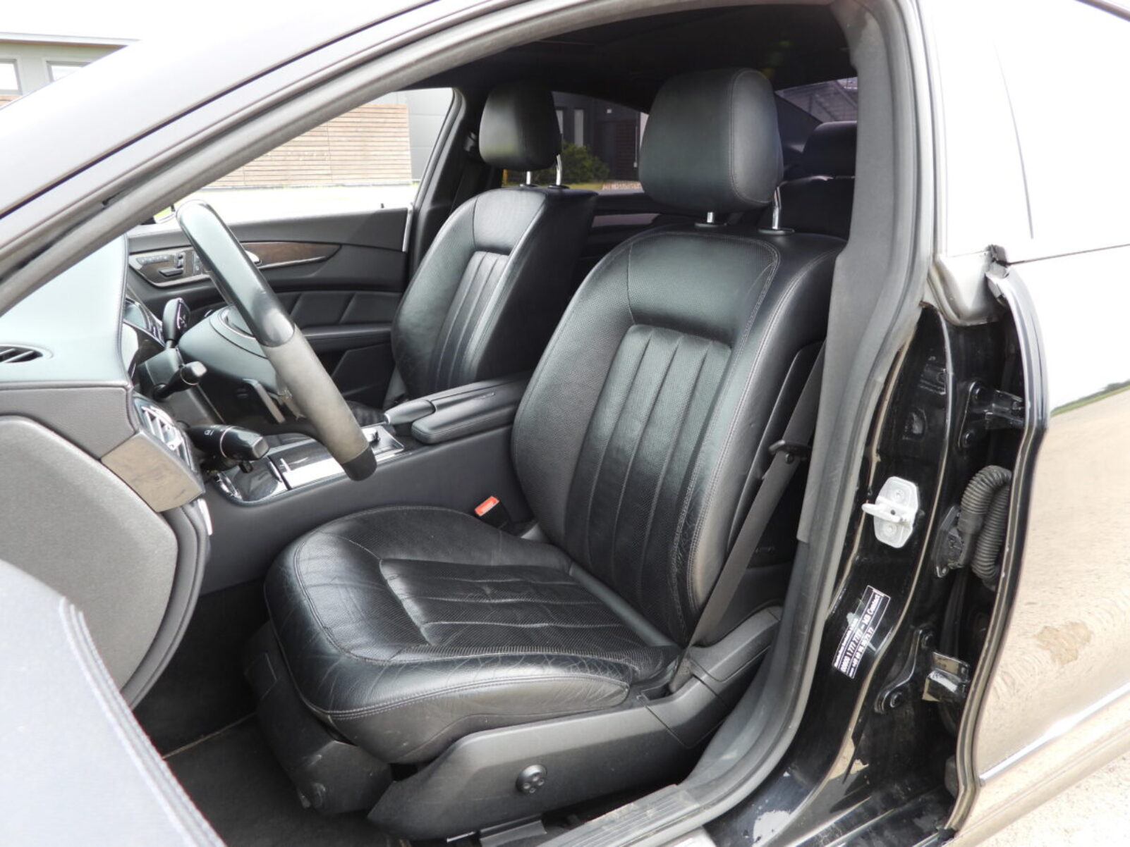 MERCEDES BENZ CLS