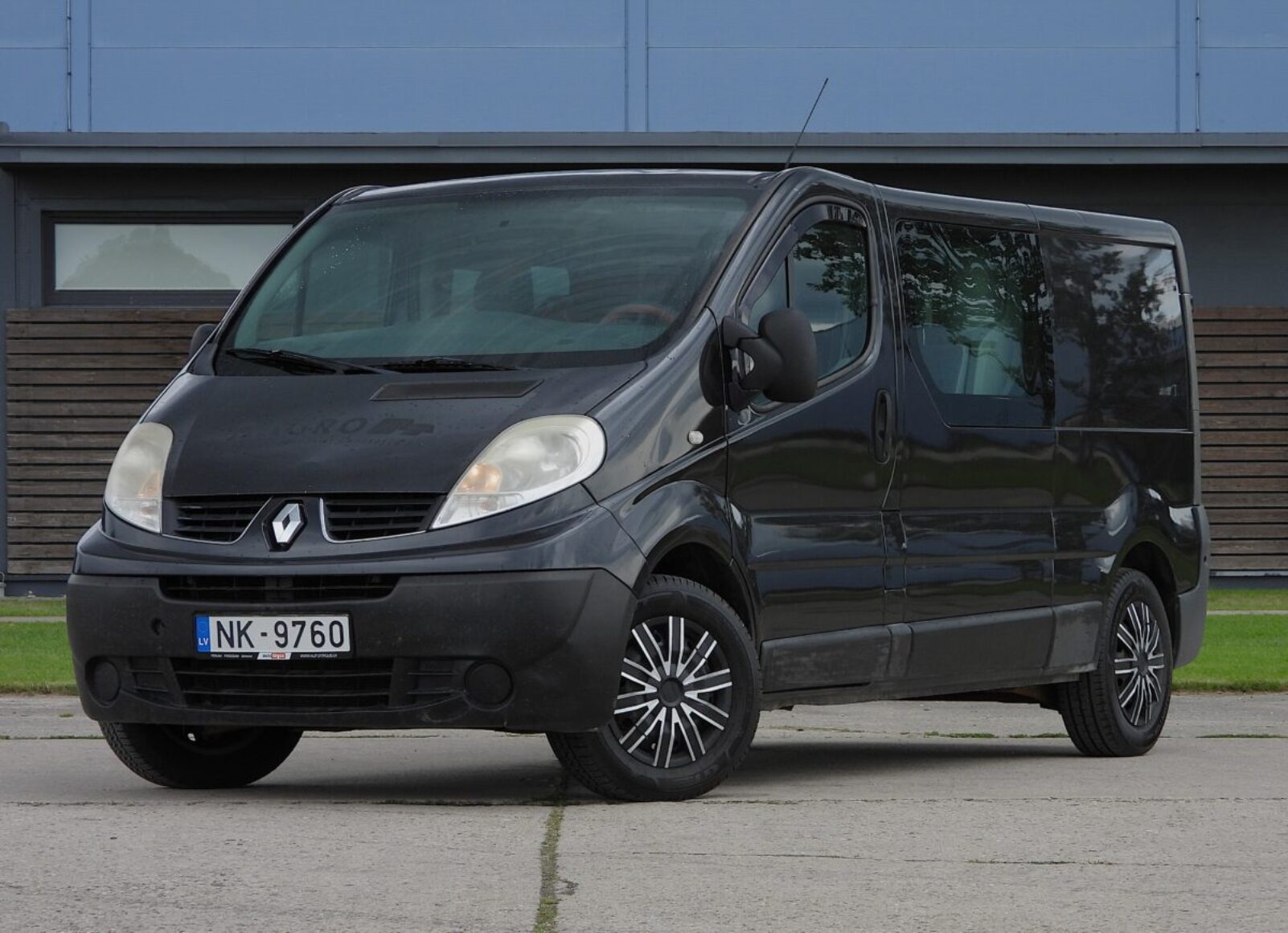 RENAULT TRAFIC