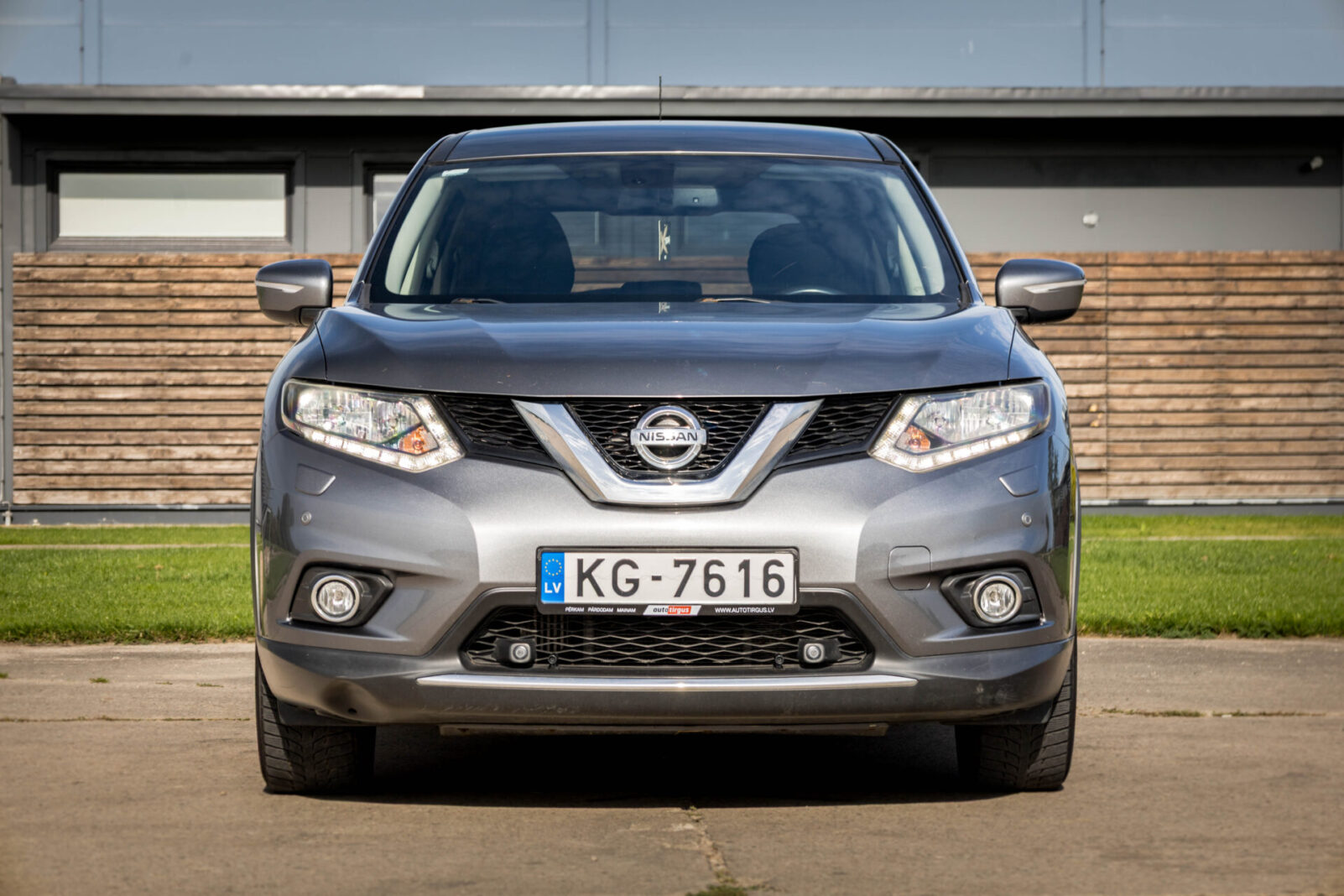 NISSAN X TRAIL