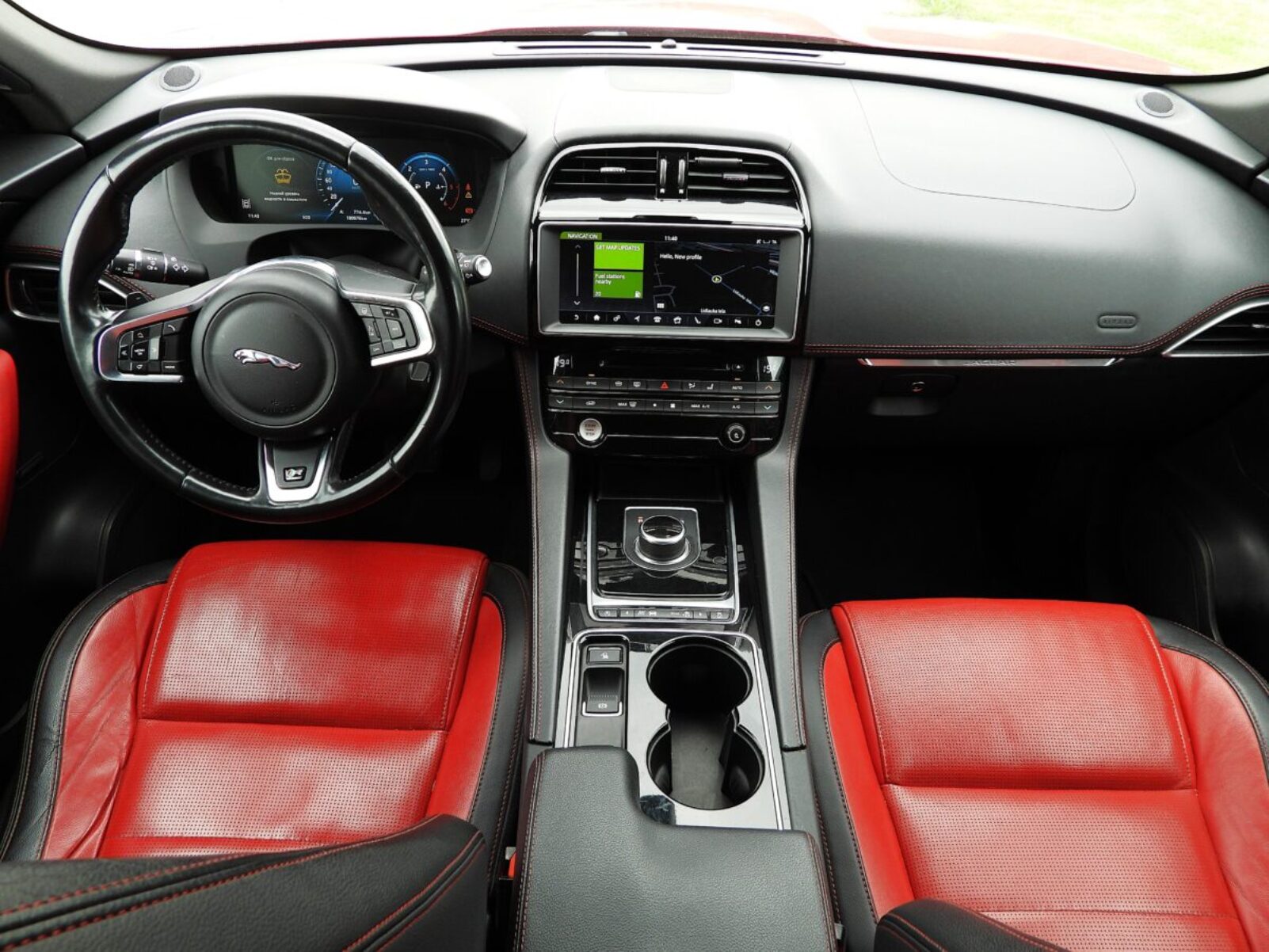 JAGUAR F-PACE