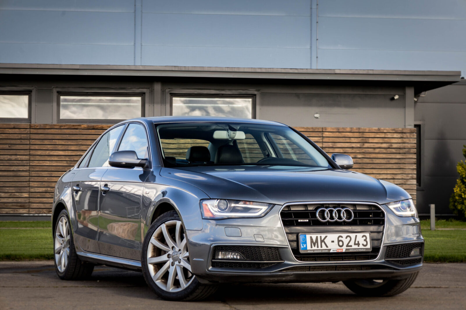 AUDI A4