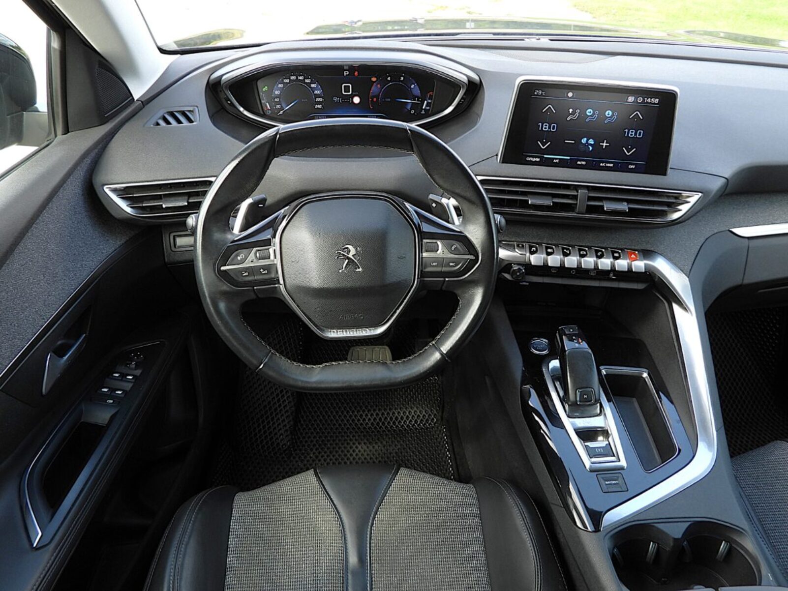 PEUGEOT 5008