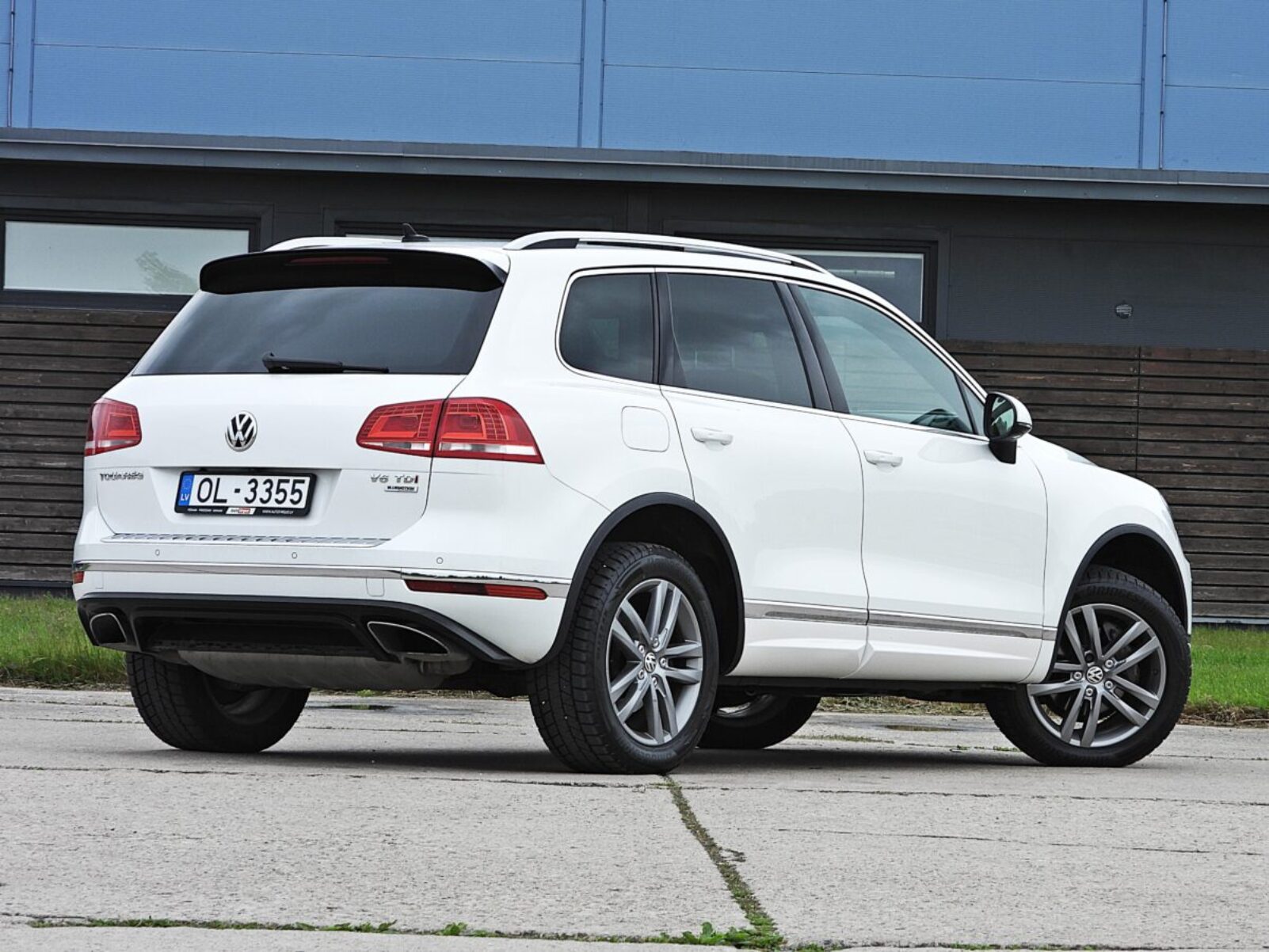 VW TOUAREG R-LINE