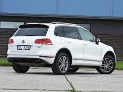 VW TOUAREG R-LINE