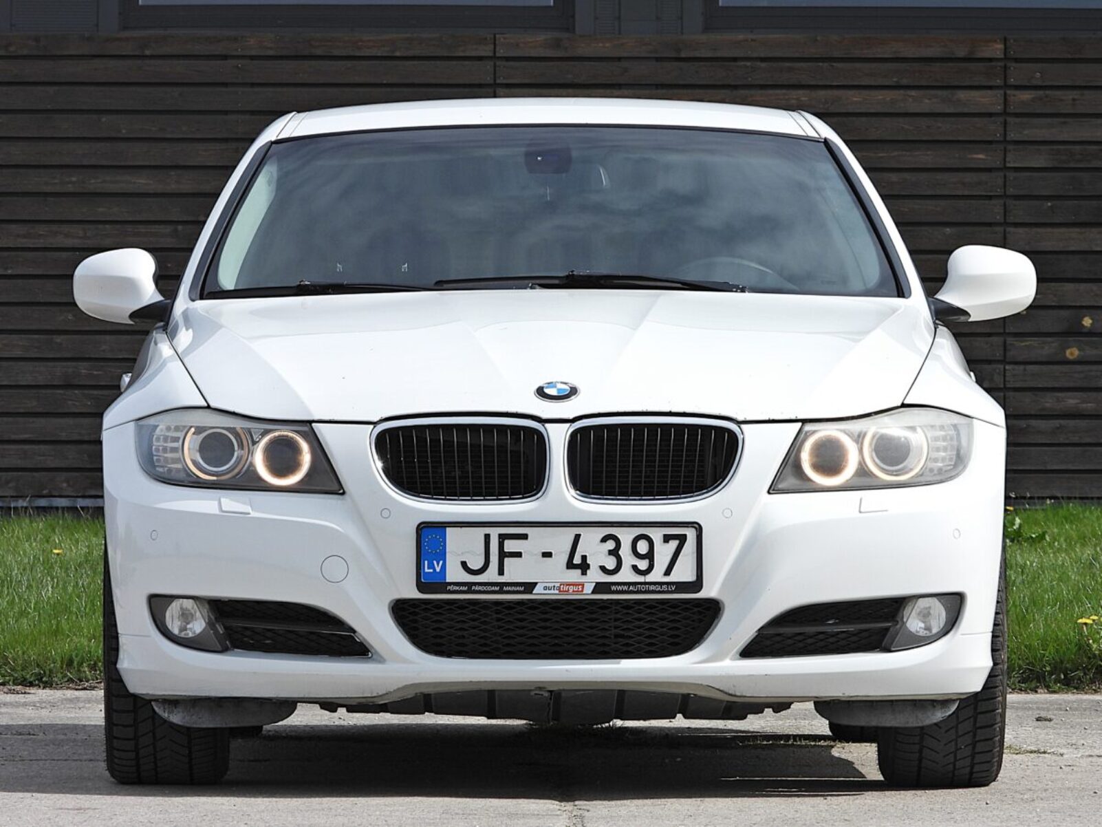 BMW 318 FACE-LIFT