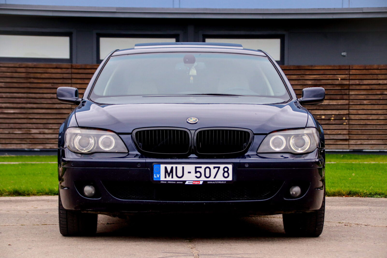BMW 730