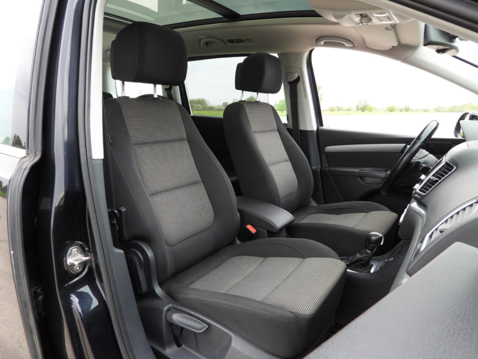VW SHARAN