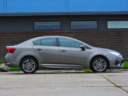 TOYOTA AVENSIS