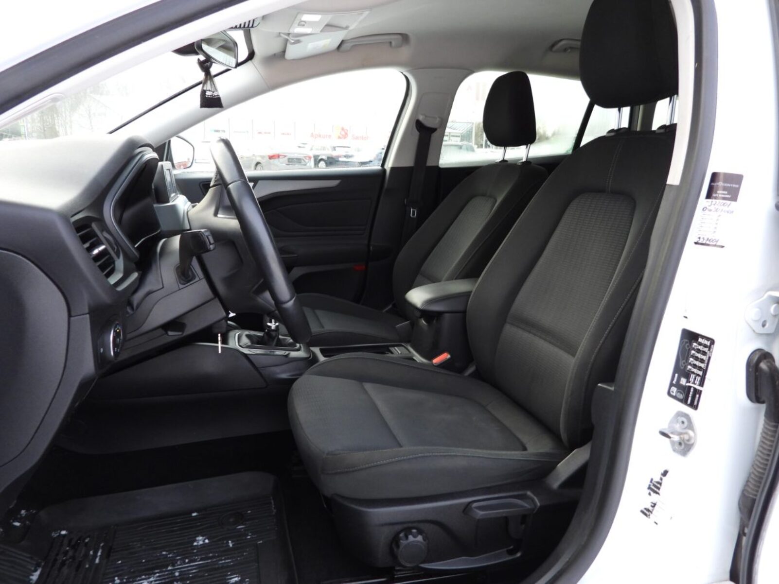 FORD FOCUS