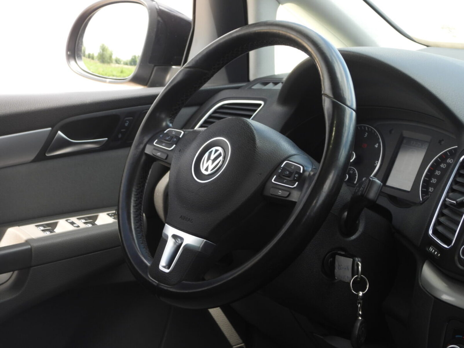 VW SHARAN