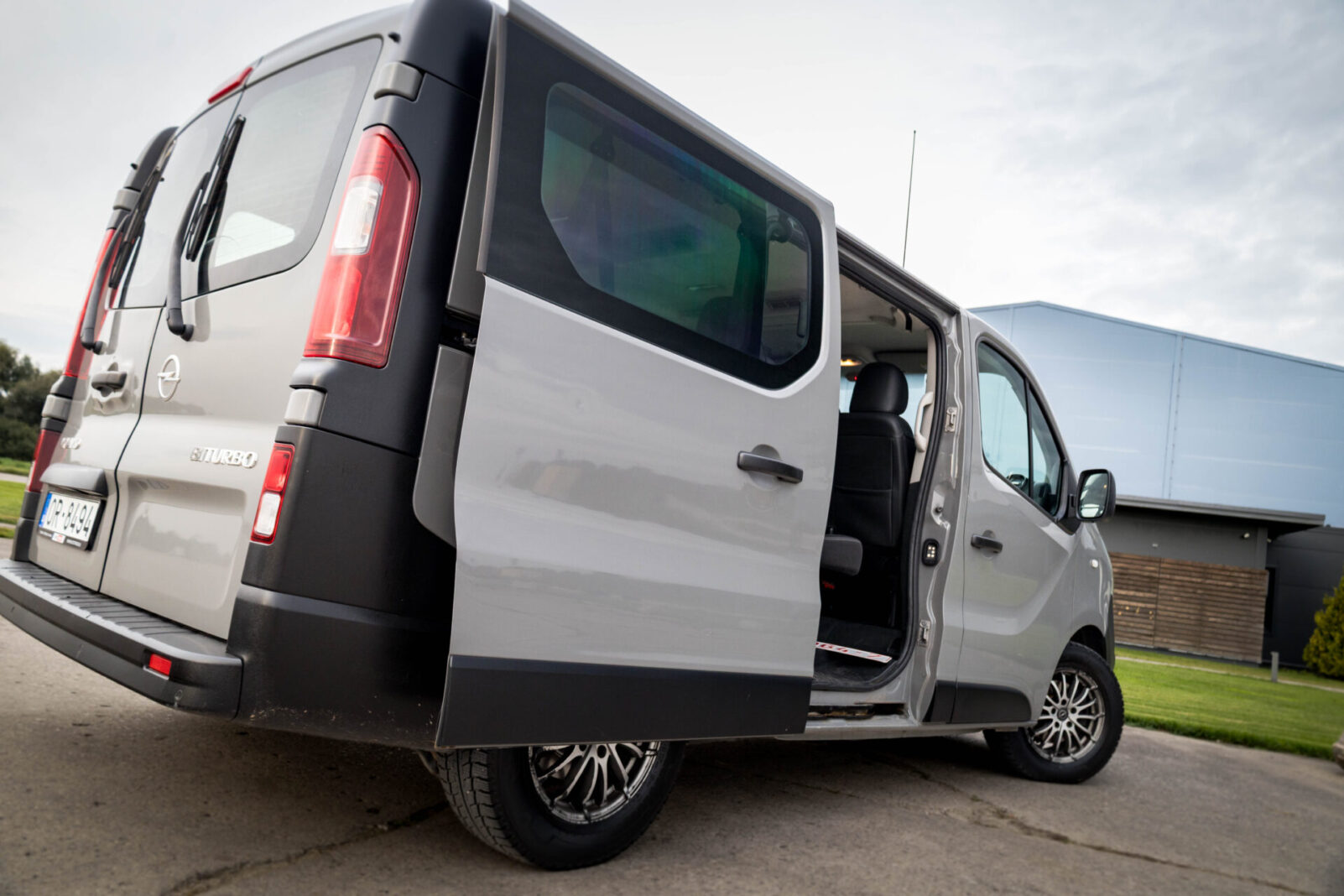 OPEL VIVARO-B