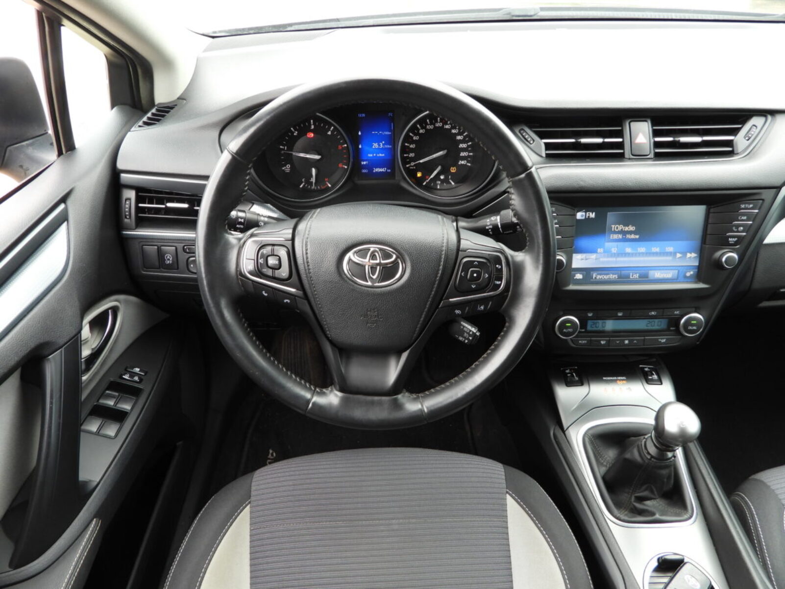 TOYOTA AVENSIS